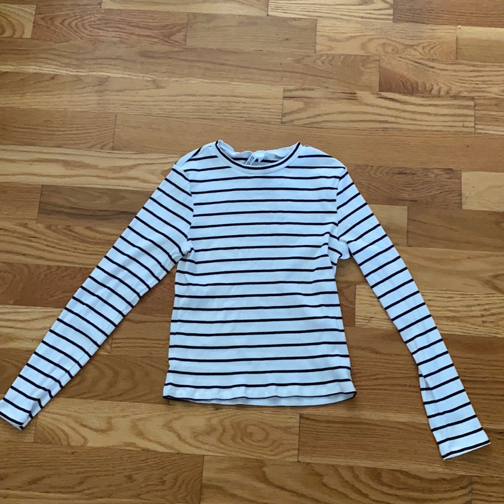 H&M white and black stripe long sleeve crop top